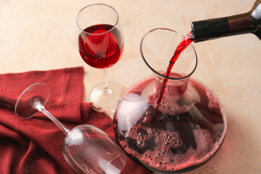 Decantare il vino: quando, quali e perché Decantare il vino: quando, quali e perché