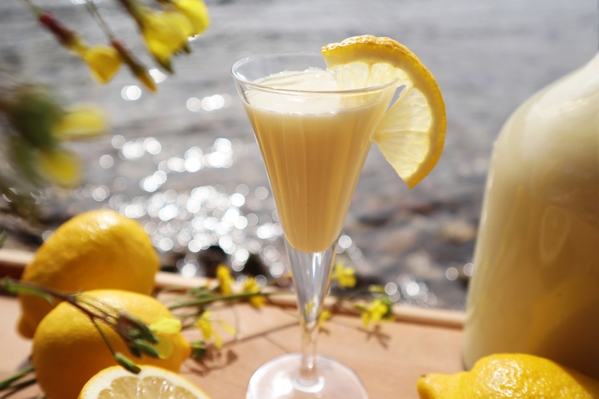 limoncello liquore della tradizione italiana