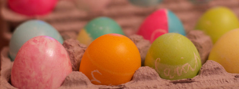 Uova colorate come regalo per Pasqua
